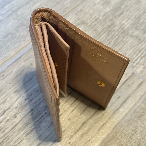 Prada bow beige wallet - Picture 8 of 12